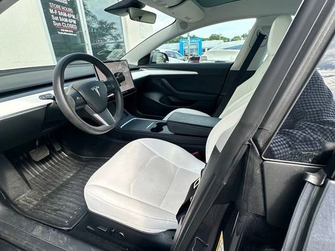 Used 2023 Tesla Model 3 Standard Range RWD image 3