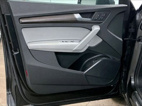 Used 2023 Audi Q5 2.0T Premium w/ Convenience Package image 25