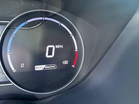Used 2020 Kia Niro EX w/ Cold Weather Package FWD image 53