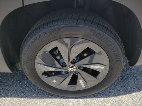 New 2026 Volkswagen Taos S FWD image 34