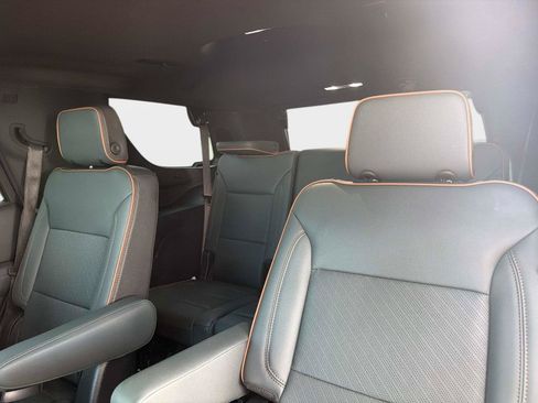 Used 2025 GMC Yukon AT4 w/ AT4 Premium Plus Package AWD/4WD image 15