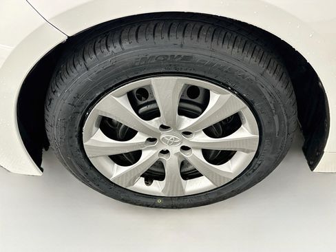 Used 2025 Toyota Corolla LE FWD image 11