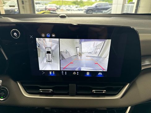 Used 2025 Chevrolet Equinox LT w/ Convenience Package II FWD image 27