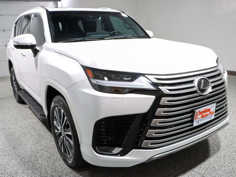 Used 2024 Lexus LX 600 4WD w/ Interior Upgrade Package image 5