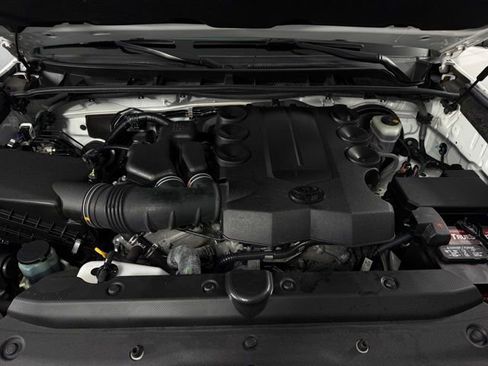 Used 2017 Toyota 4Runner SR5 Premium image 13