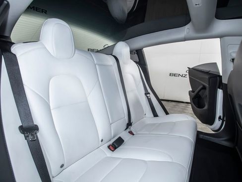 Used 2021 Tesla Model 3 Long Range image 17