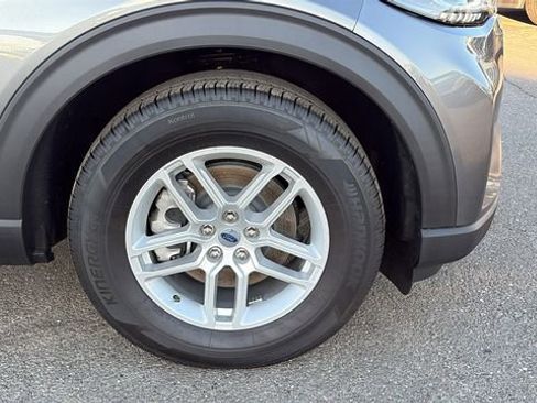 New 2026 Ford Explorer Active w/ Active Comfort Package image 9