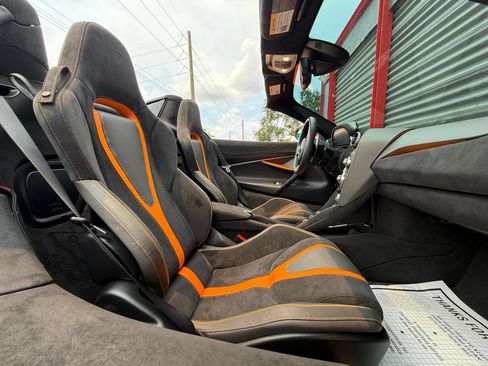 Used 2022 McLaren 720S Performance RWD image 36