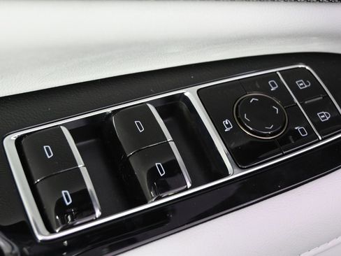 New 2025 Cadillac Optiq Sport 1 image 22