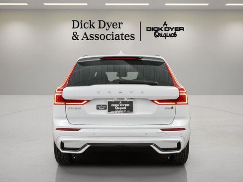 New 2026 Volvo XC60 B5 Core AWD/4WD image 10