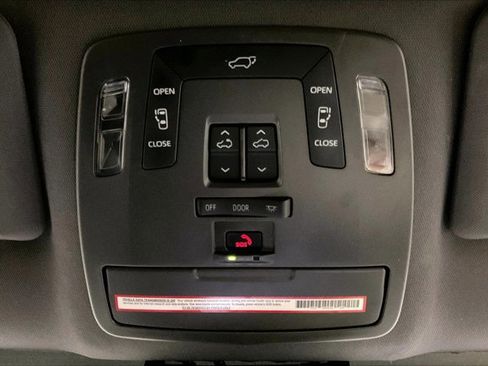 Used 2022 Toyota Sienna XLE w/ XLE Plus Package AWD/4WD image 36