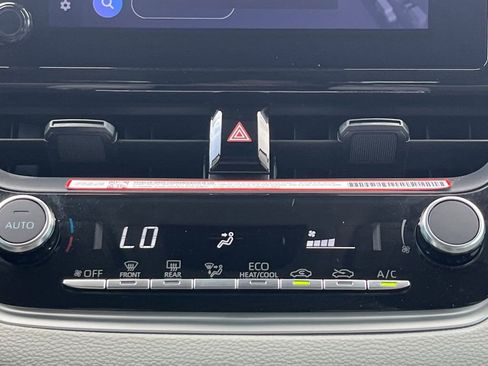 Used 2025 Toyota Corolla LE image 4