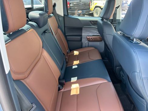 Used 2024 Ford Maverick Lariat w/ FX4 Off-Road Package AWD/4WD image 33