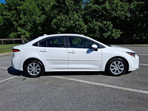 Certified 2025 Toyota Corolla LE FWD image 7