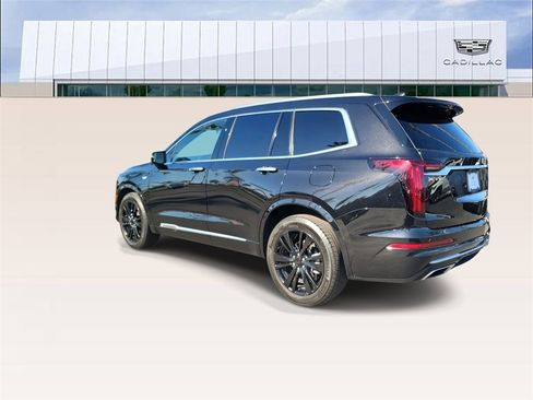 Certified 2023 Cadillac XT6 Premium Luxury image 6