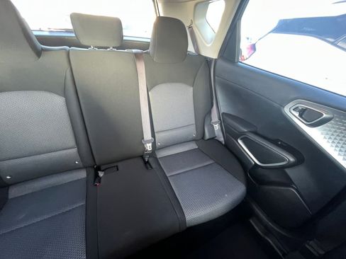 Used 2025 Kia Soul LX w/ LX Technology Package FWD image 37