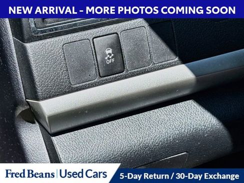 Used 2017 Toyota Camry SE FWD image 2
