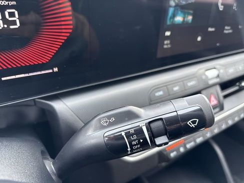 Used 2025 Kia K4 LXS image 18
