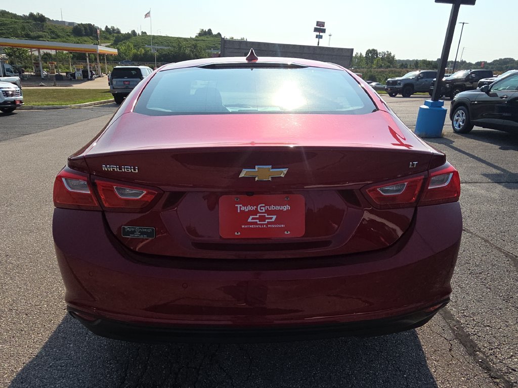 Used 2025 Chevrolet Malibu LT FWD image 7