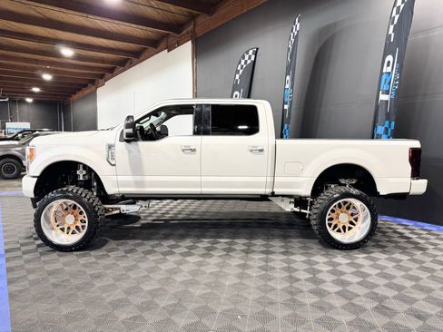 Used 2018 Ford F250 Limited image 2