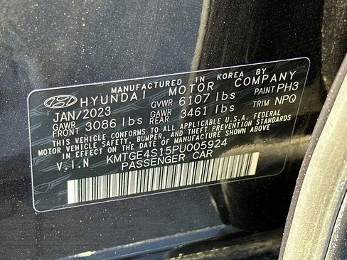 Used 2023 Genesis G80 image 36