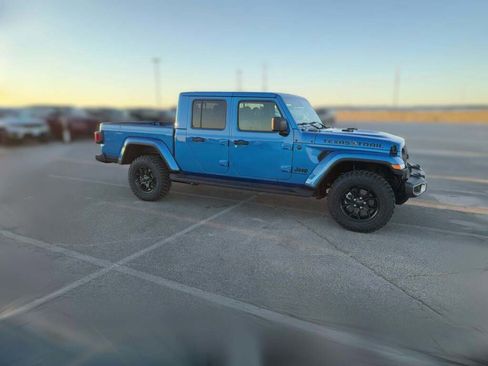 New 2025 Jeep Gladiator Sport image 15