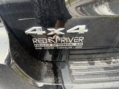 Used 2021 Jeep Grand Cherokee Laredo image 13