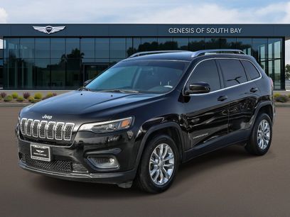 Used 2019 Jeep Cherokee Latitude w/ Popular Appearance Group