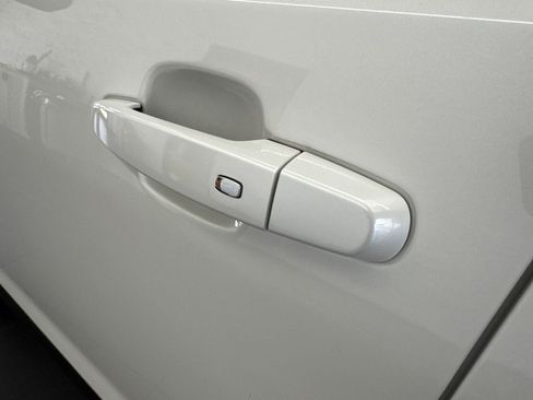 Used 2021 GMC Acadia SLT w/ Preferred Package FWD image 13