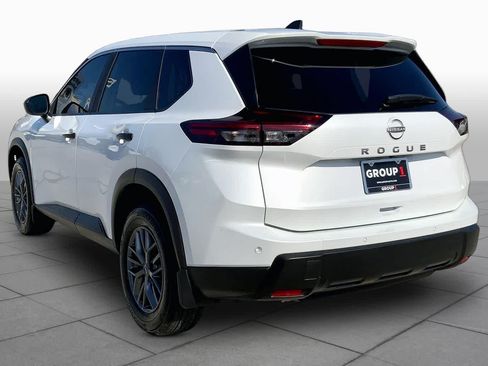 Used 2025 Nissan Rogue S FWD image 11