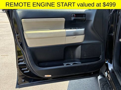 Used 2017 Toyota Sequoia SR5 AWD/4WD image 4
