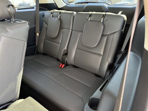 Certified 2025 Ford Explorer Active w/ Active Comfort Package image 27