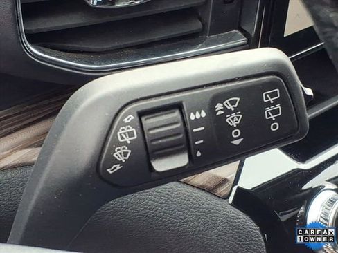 Used 2023 Ford Explorer Limited image 18