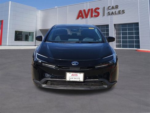 Used 2025 Toyota Prius LE image 10
