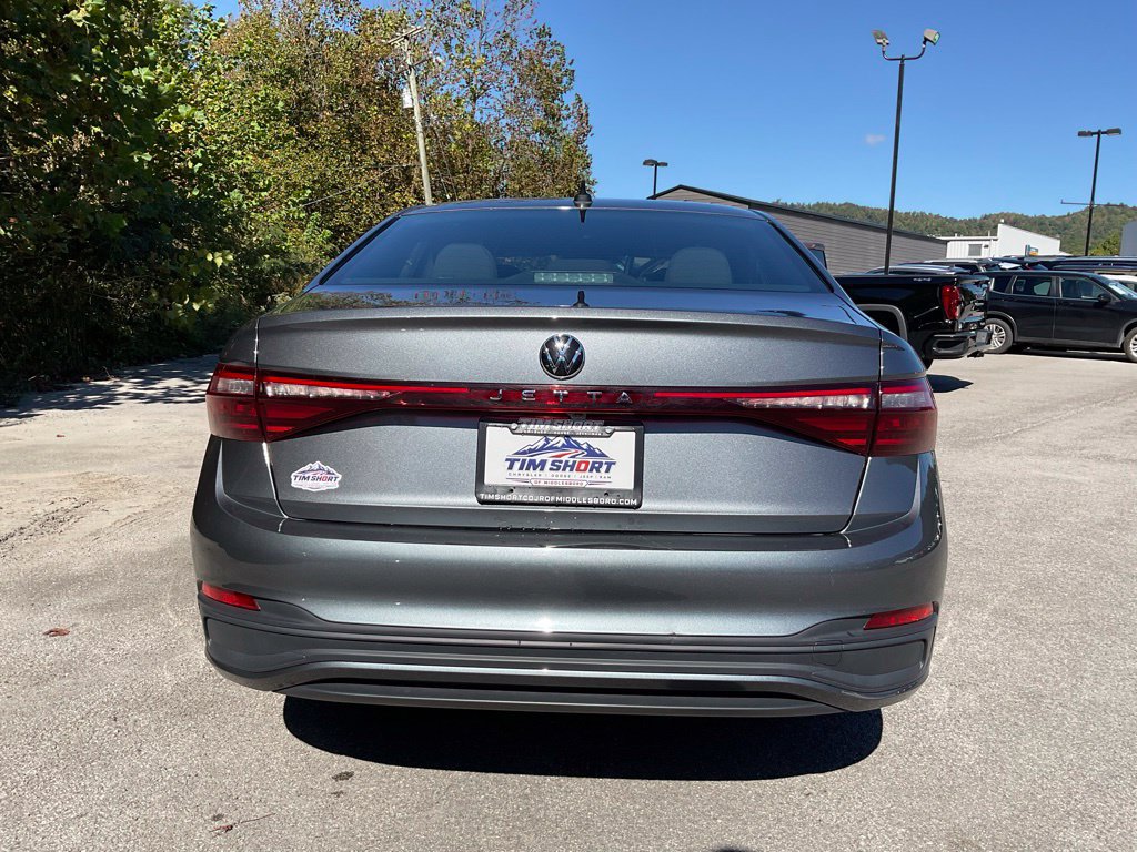 Used 2025 Volkswagen Jetta Sport FWD image 5
