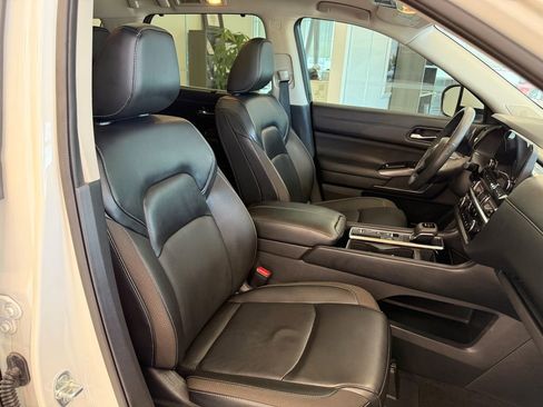 Used 2024 Nissan Pathfinder SL w/ SL Premium Package FWD image 50