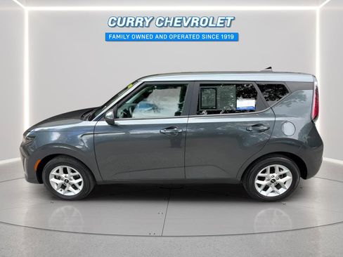 Used 2023 Kia Soul LX w/ LX Technology Package FWD image 7