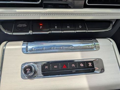 Used 2026 Lincoln Aviator Reserve AWD/4WD image 39
