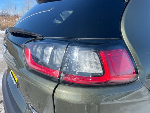 Used 2019 Jeep Cherokee Latitude Plus w/ Cold Weather Group image 46