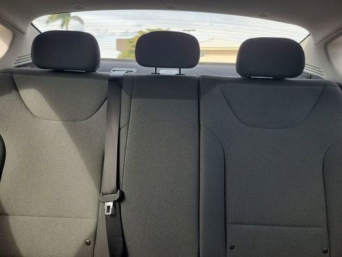 Used 2025 Kia K4 LXS image 5