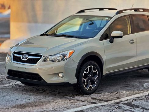 Used 2015 Subaru Crosstrek 2.0i Premium AWD/4WD image 4