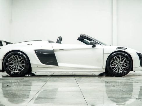 Used 2018 Audi R8 V10 AWD/4WD image 14