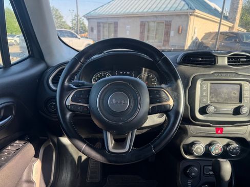 Used 2017 Jeep Renegade Latitude w/ Trailer Tow Group AWD/4WD image 13
