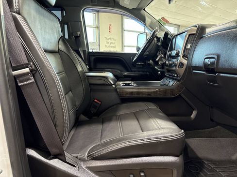 Used 2016 GMC Sierra 2500 Denali w/ Duramax Plus Package AWD/4WD image 24