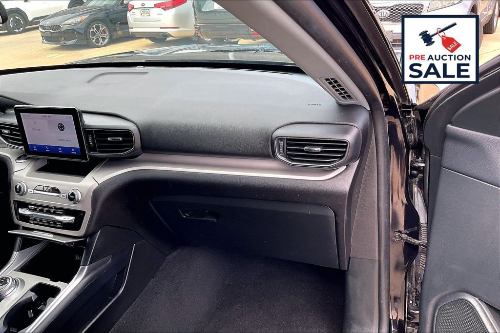 Used 2023 Ford Explorer XLT w/ Equipment Group 202A RWD image 16