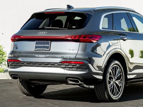 Used 2025 Audi Q5 Premium Plus w/ Premium Plus AWD/4WD image 8