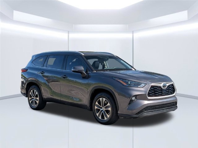 Used 2022 Toyota Highlander XLE FWD image 8