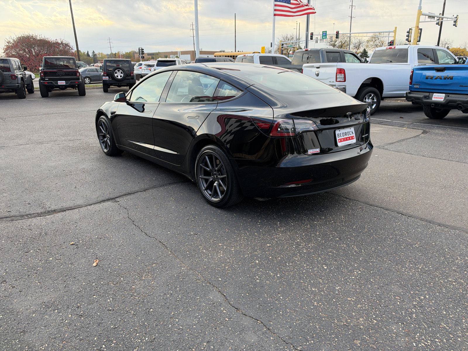 Used 2022 Tesla Model 3 Long Range AWD/4WD image 5