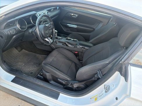 Used 2017 Ford Mustang Coupe image 11