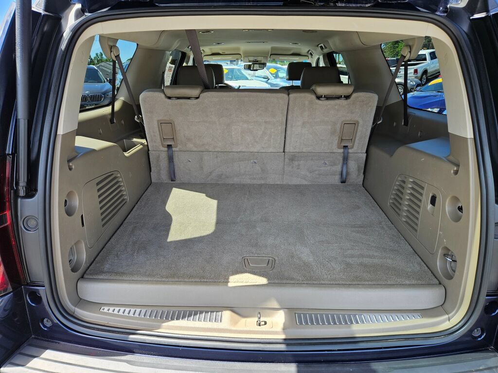 Used 2019 Chevrolet Suburban LT AWD/4WD image 9